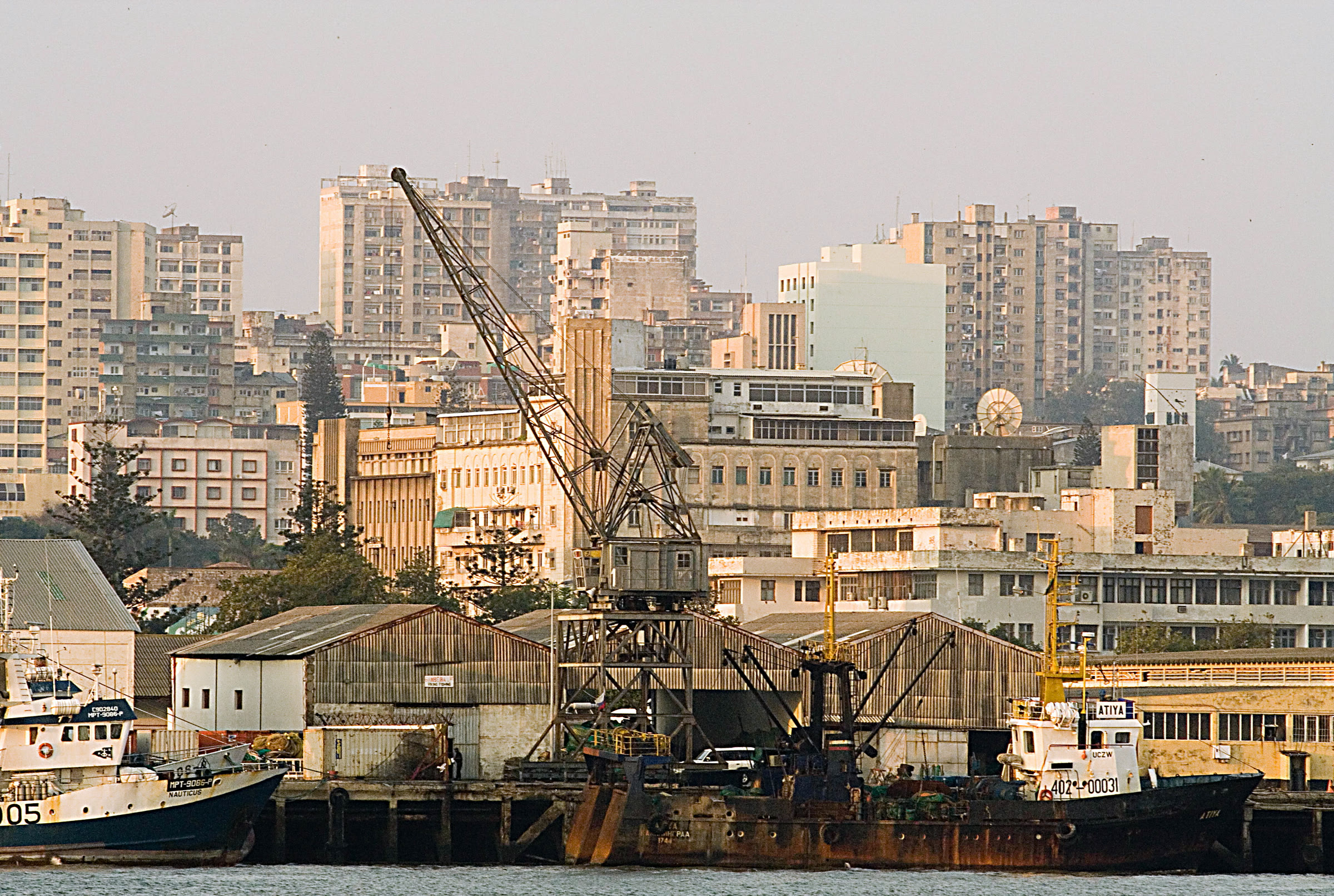 Maputo Limanı ve kent silüeti (arşiv)