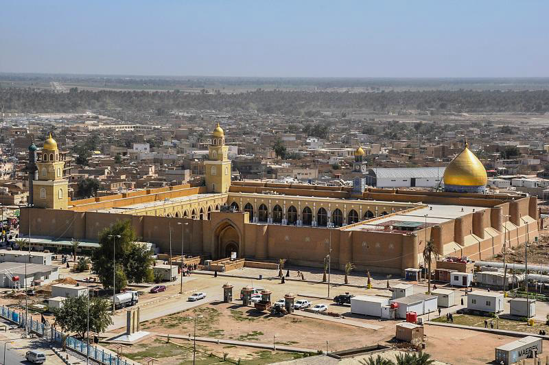 Kufa Mosque, where Muqtada al-Sadr delivered Friday sermons (archive)