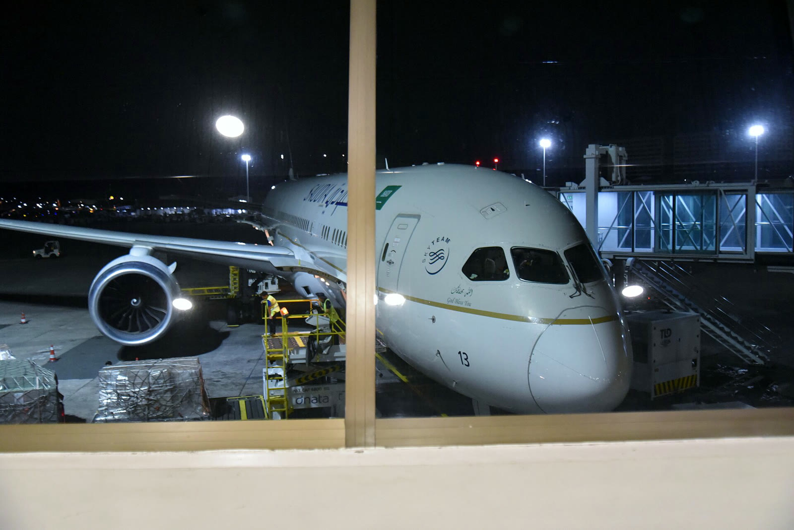 Suudi Arabistan Havayolları'na ait bir Boeing 787 (arşiv)