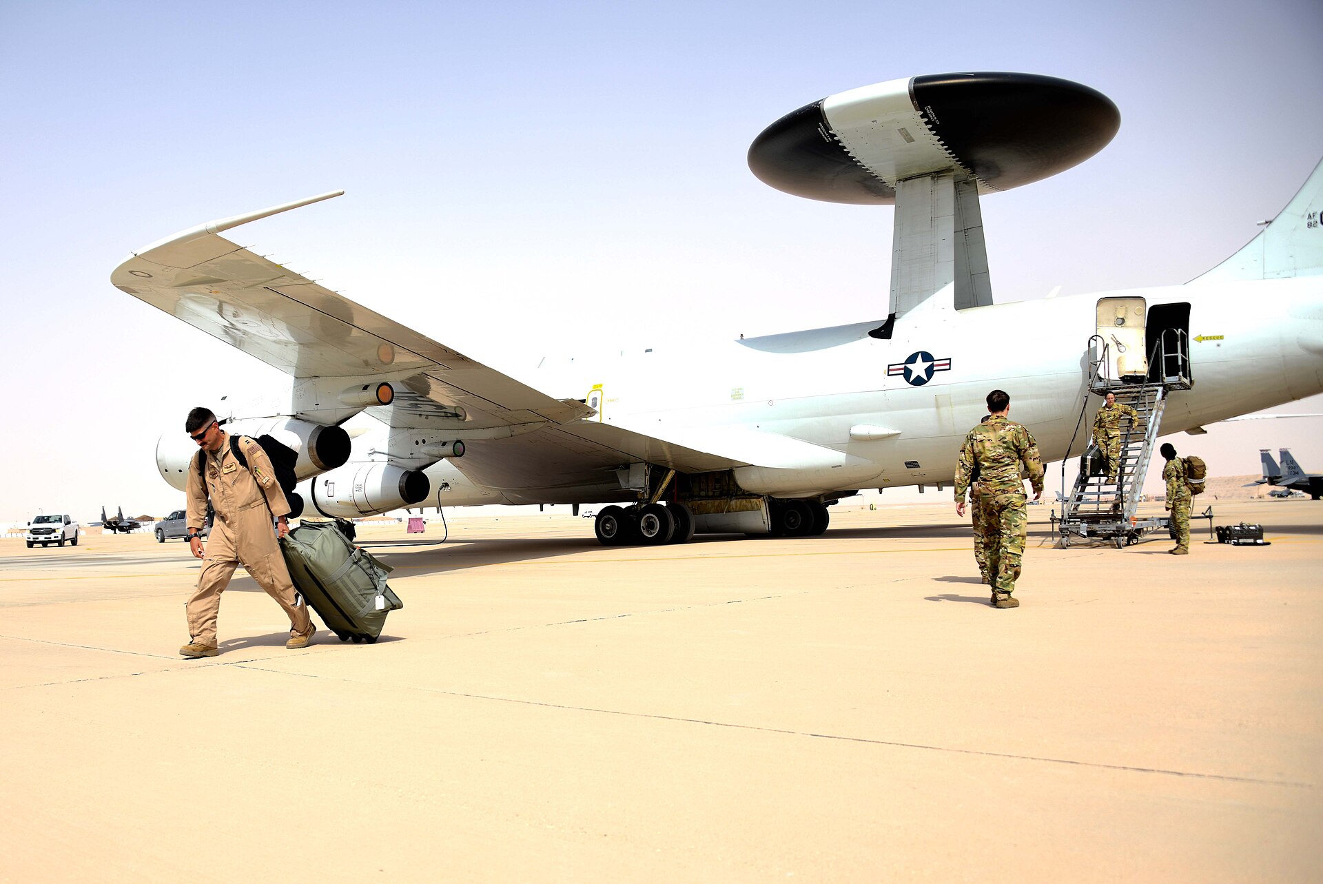 طائرة إنذار مبكر أمريكية من طراز E-3G في قاعدة الأمير سلطان الجوية (أرشيف، 2020)