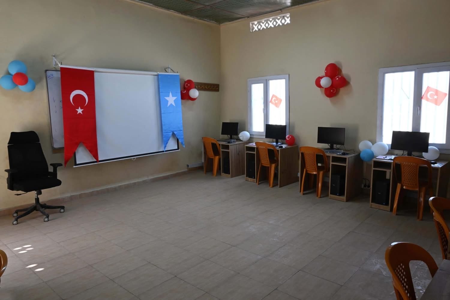 Somali'de bilgisayar laboratuvarı
