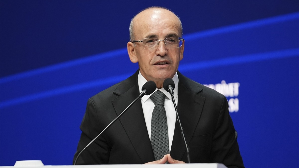 Şimşek speaks at the opening of the Istanbul Economic Forum