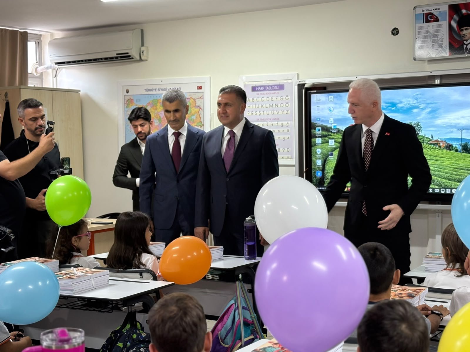 تلاميذ داخل أحد الصفوف في إسطنبول