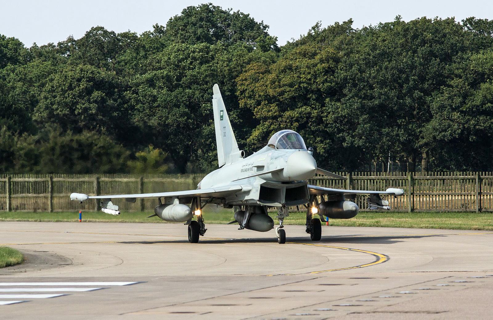 Suudi Hava Kuvvetlerine ait bir Eurofighter Typhoon (arşiv)