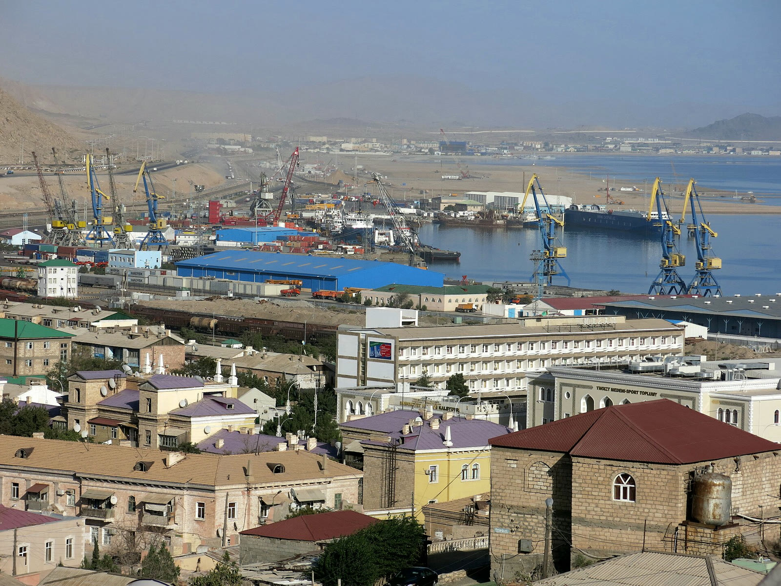 Туркменбаши, портовый город на Каспии (архив)