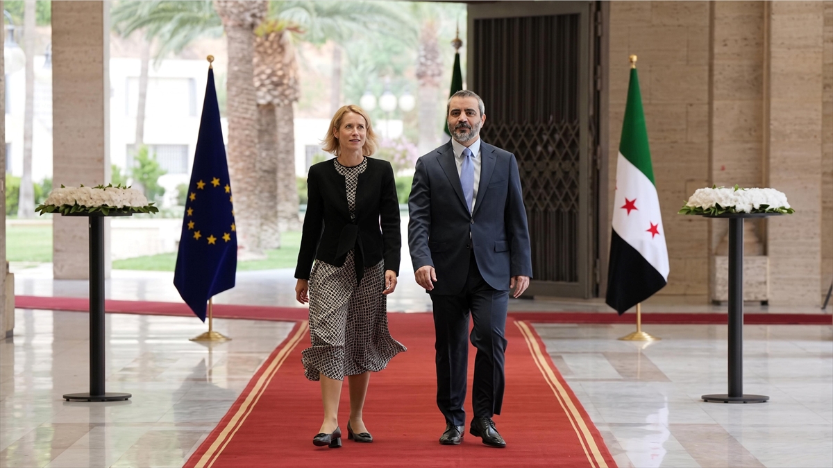 Kallas ve Şeybani, Şam'daki Tişrin Sarayı'nda