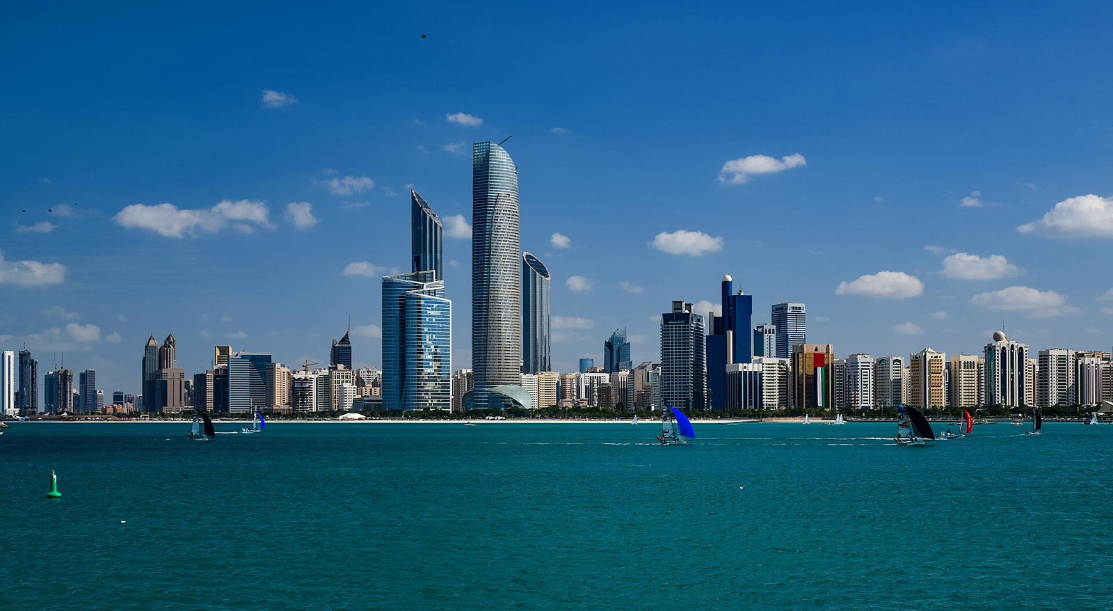 أفق مدينة أبوظبي (أرشيف)