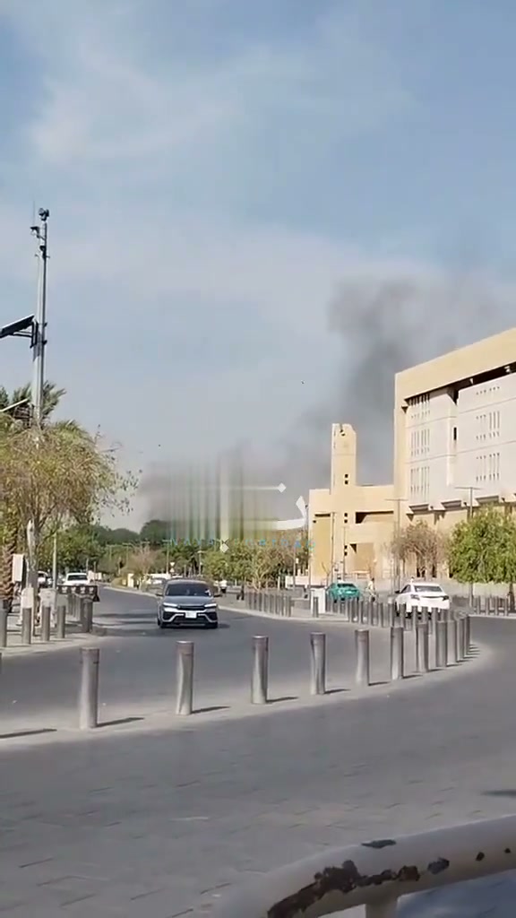 دخان يتصاعد قرب المطار بعد الهجوم