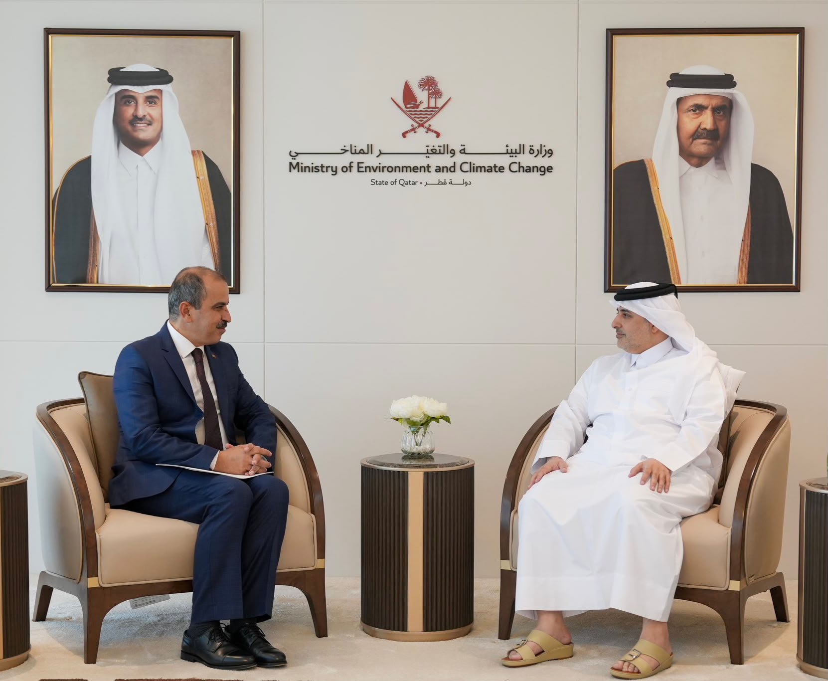 السفير يعقوب جايماز أوغلو مع وزير البيئة والتغير المناخي القطري السبيعي