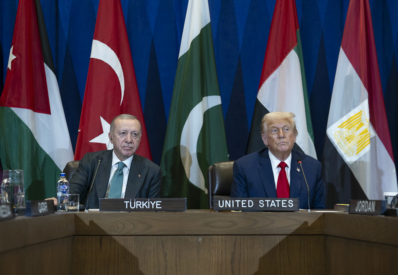 أردوغان وترامب في اجتماع متعدد الأطراف على هامش الجمعية العامة للأمم المتحدة بمشاركة باكستان (2025)