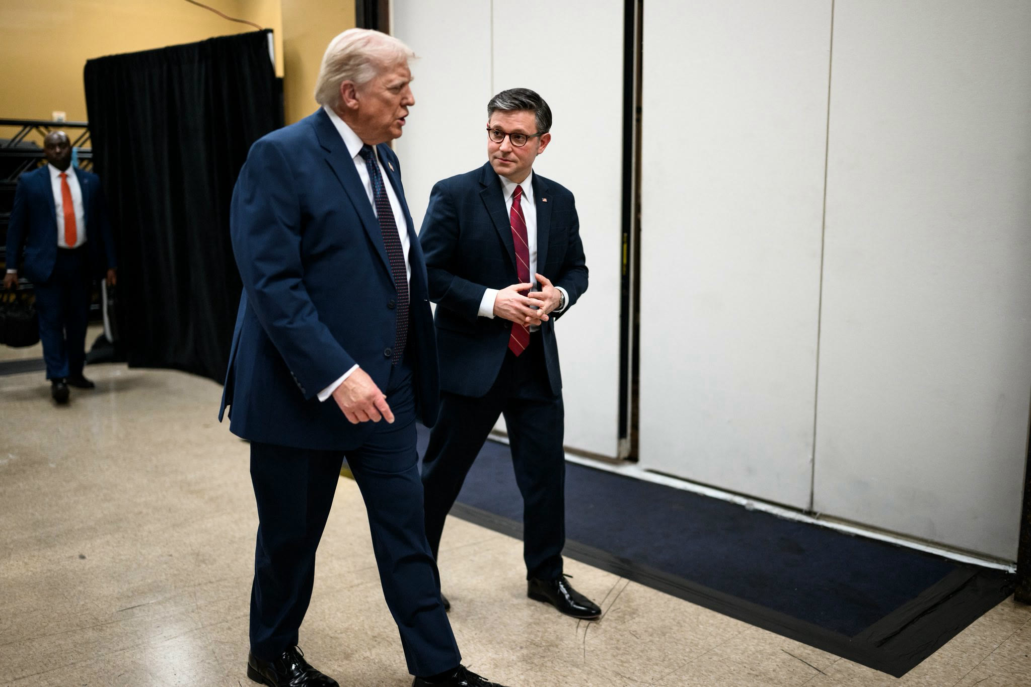U.S. President Donald Trump and House Speaker Mike Johnson (archive, March 2026)