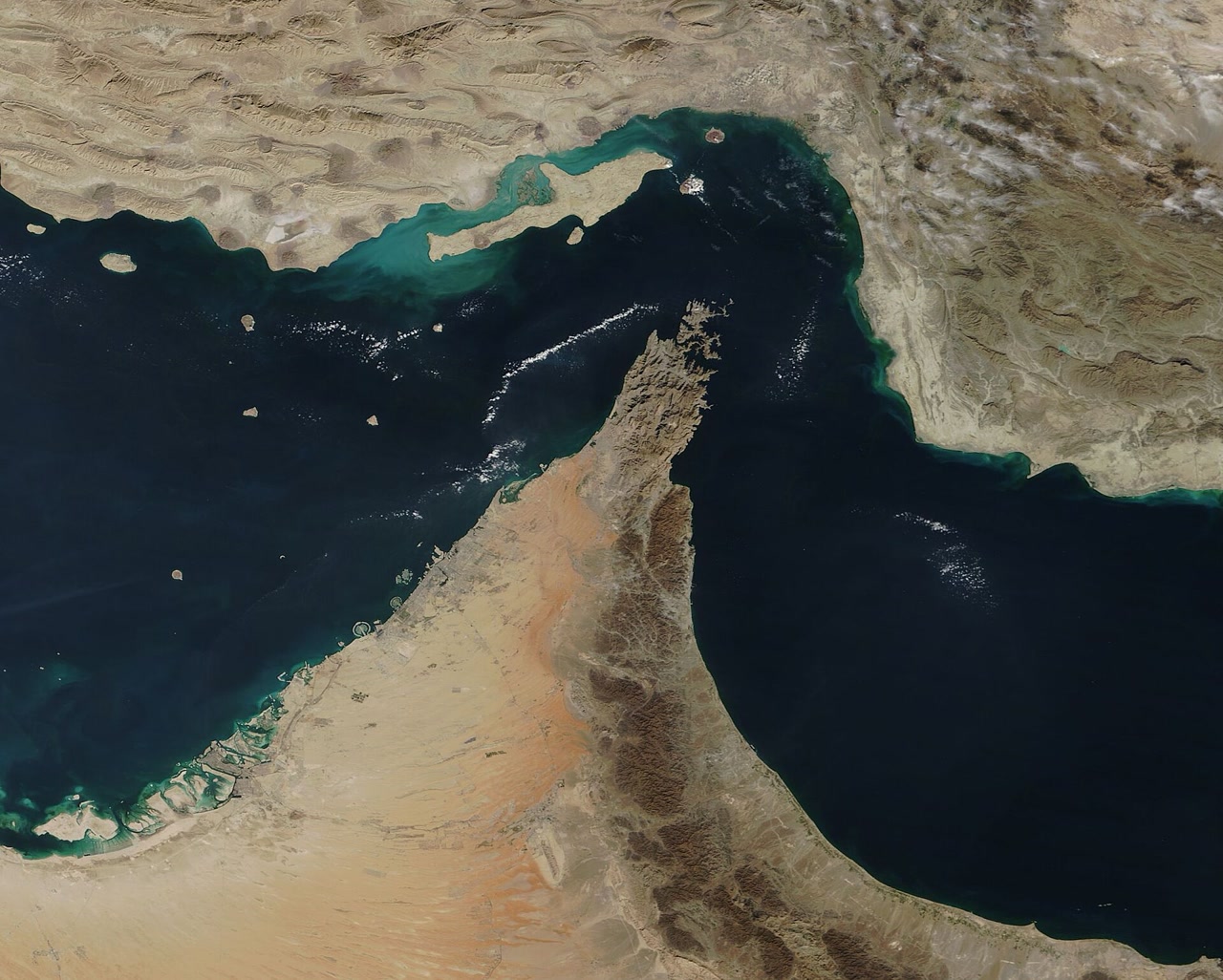 مضيق هرمز من الفضاء
