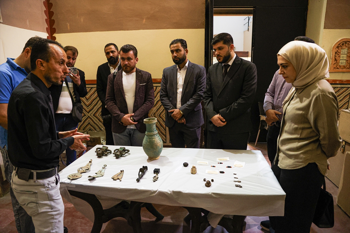 تسليم القطع إلى المتحف الوطني بدمشق