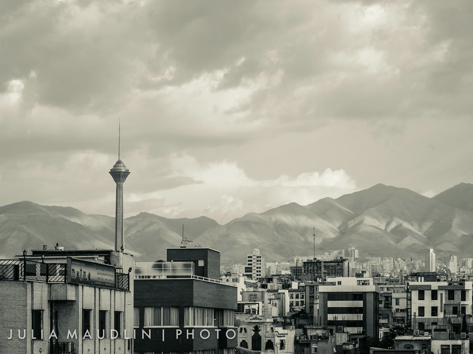 طهران وبرج ميلاد (أرشيف)