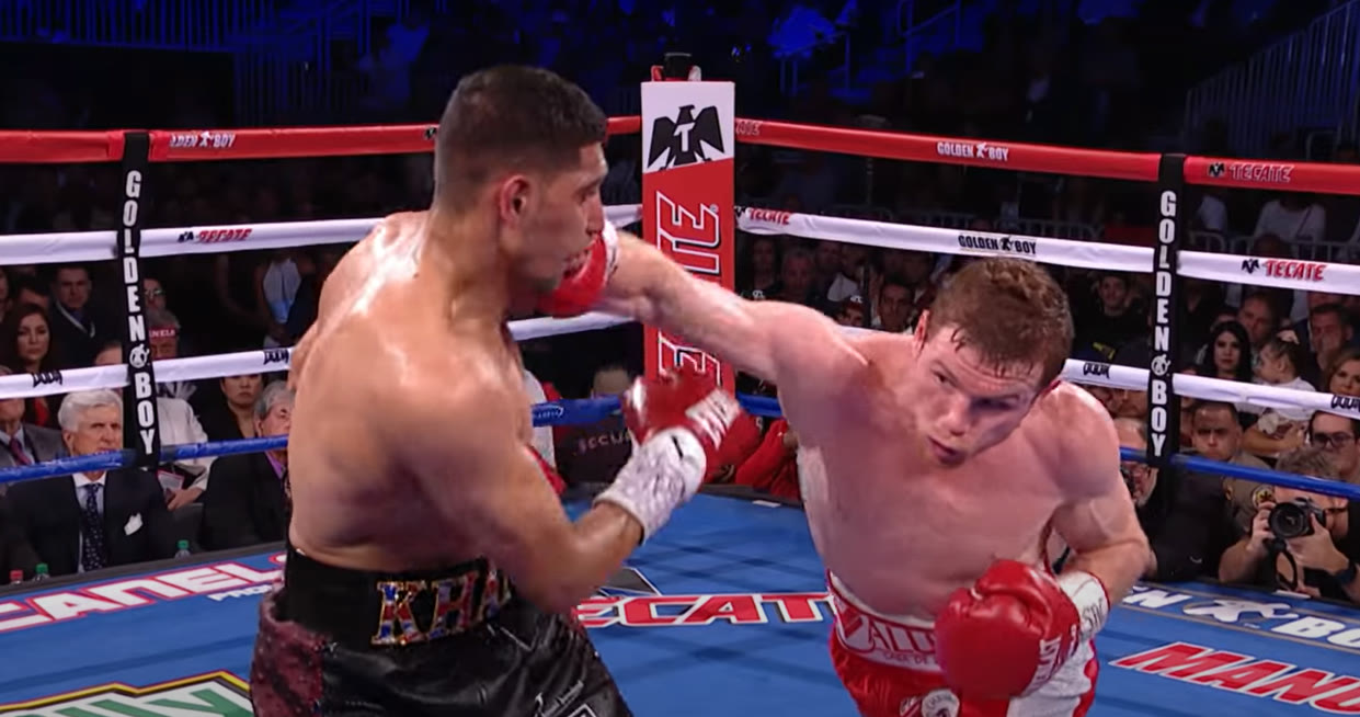 Canelo Álvarez önceki maçlarından birinde (arşiv)