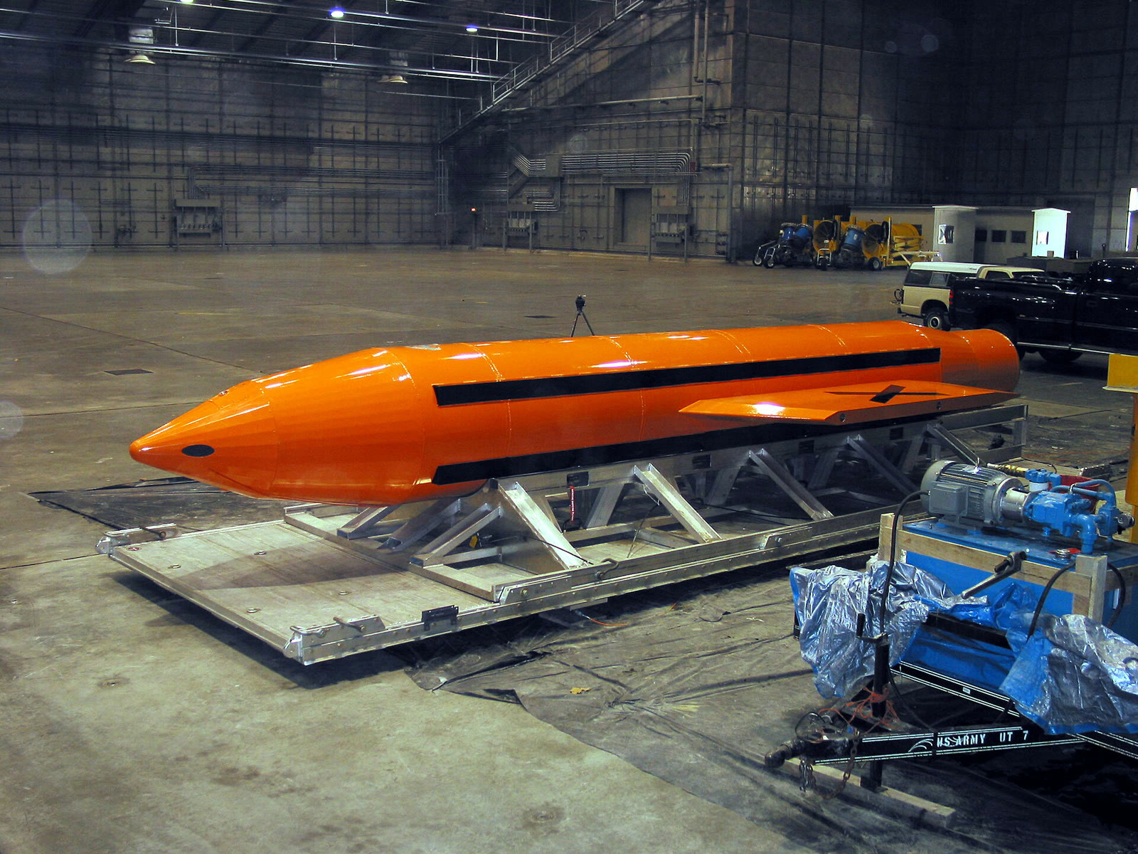 قنبلة GBU-43/B MOAB (أرشيف)
